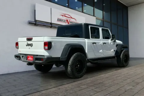 More photos of 2022 Jeep Gladiator Sport Pickup 4D 5 ft at Drive N-Motion Thornton, CO