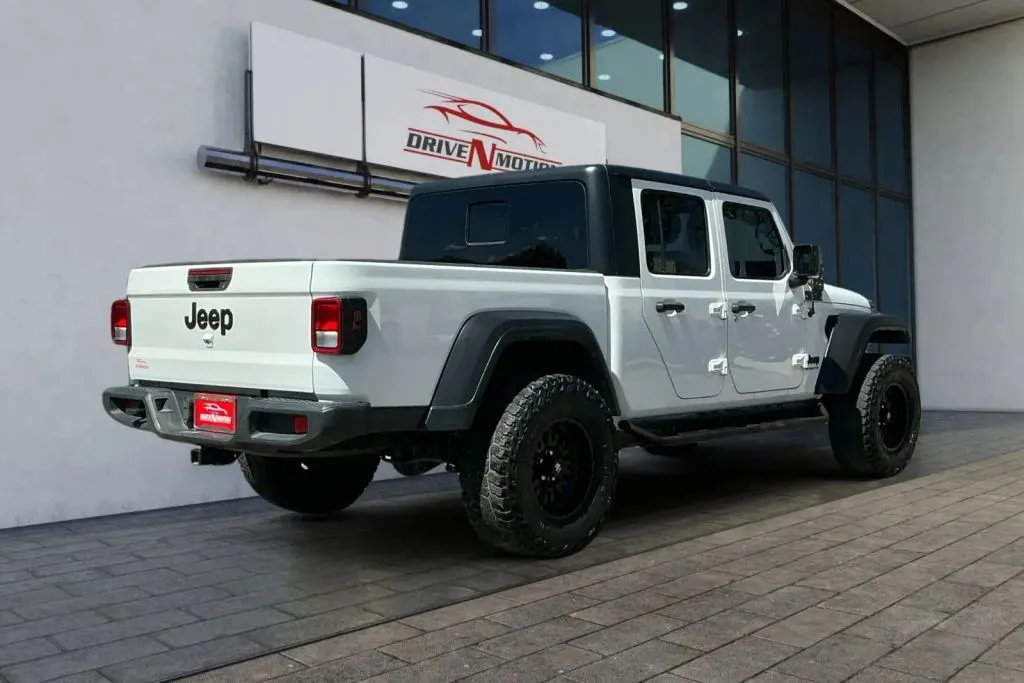 More photos of 2022 Jeep Gladiator Sport Pickup 4D 5 ft at Drive N-Motion Thornton, CO
