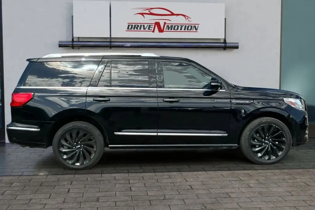 Another view of 2021 Lincoln Navigator Reserve Sport Utility 4D for sale in Thornton, CO at Drive N-Motion Thornton