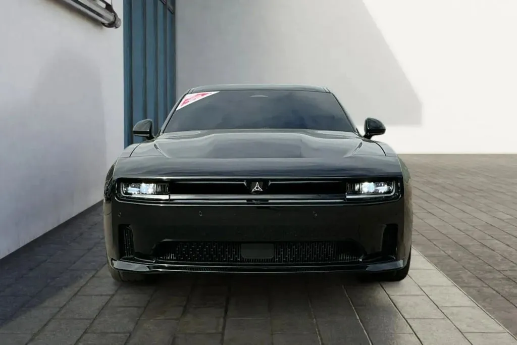 2025 Dodge Charger Daytona Scat Pack - Photo 8