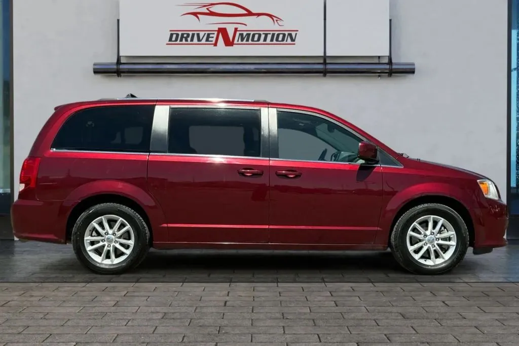 Another view of 2020 Dodge Grand Caravan Passenger SXT Minivan 4D for sale in Thornton, CO at Drive N-Motion Thornton