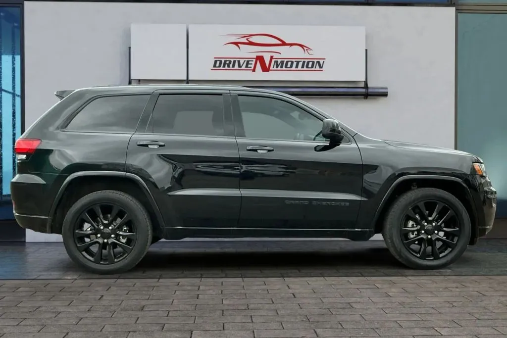 Another view of 2019 Jeep Grand Cherokee Altitude Sport Utility 4D for sale in Thornton, CO at Drive N-Motion Thornton