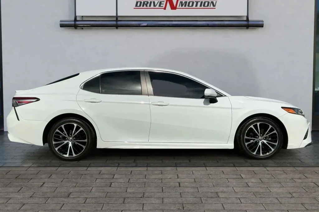 Another view of 2020 Toyota Camry SE Sedan 4D for sale in Thornton, CO at Drive N-Motion Thornton