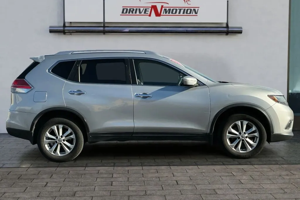 Photos of 2015 Nissan Rogue SV Sport Utility 4D for sale in Thornton, CO at Drive N-Motion Thornton