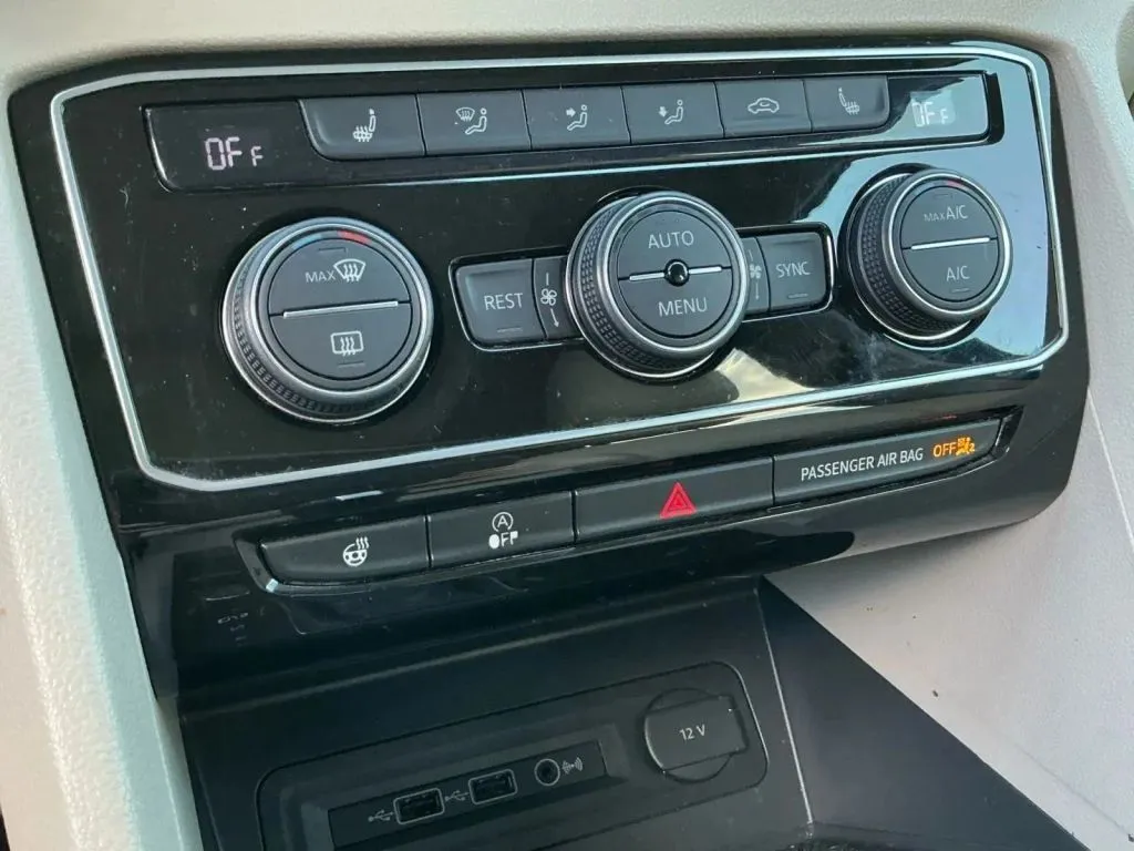 2020 Volkswagen Atlas SEL - Photo 33