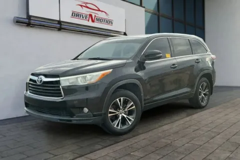 Another view of 2016 Toyota Highlander XLE Sport Utility 4D for sale in Thornton, CO at Drive N-Motion Thornton