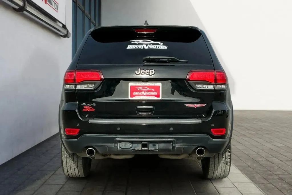 More photos of 2018 Jeep Grand Cherokee Trailhawk Sport Utility 4D at Drive N-Motion Thornton, CO