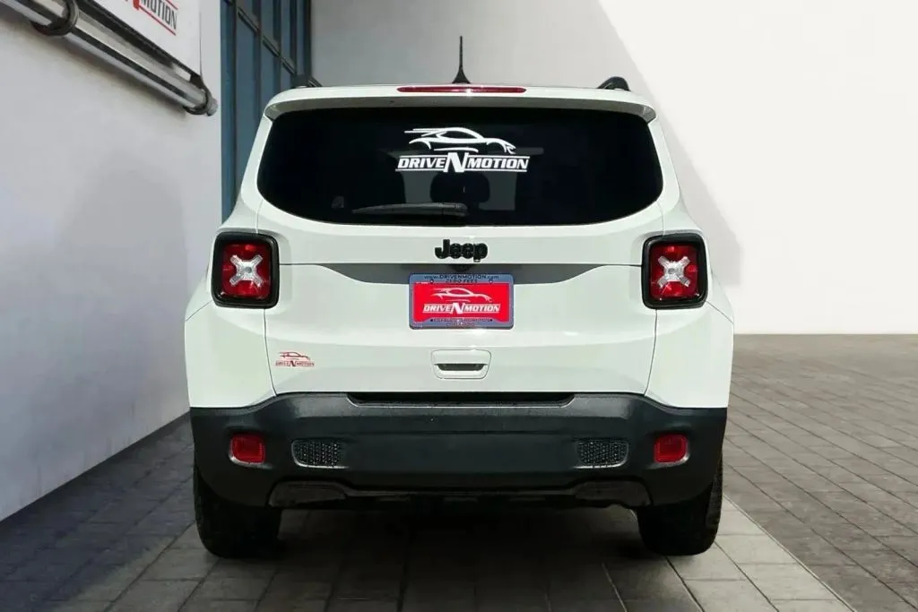 More photos of 2020 Jeep Renegade Altitude Sport Utility 4D at Drive N-Motion Thornton, CO