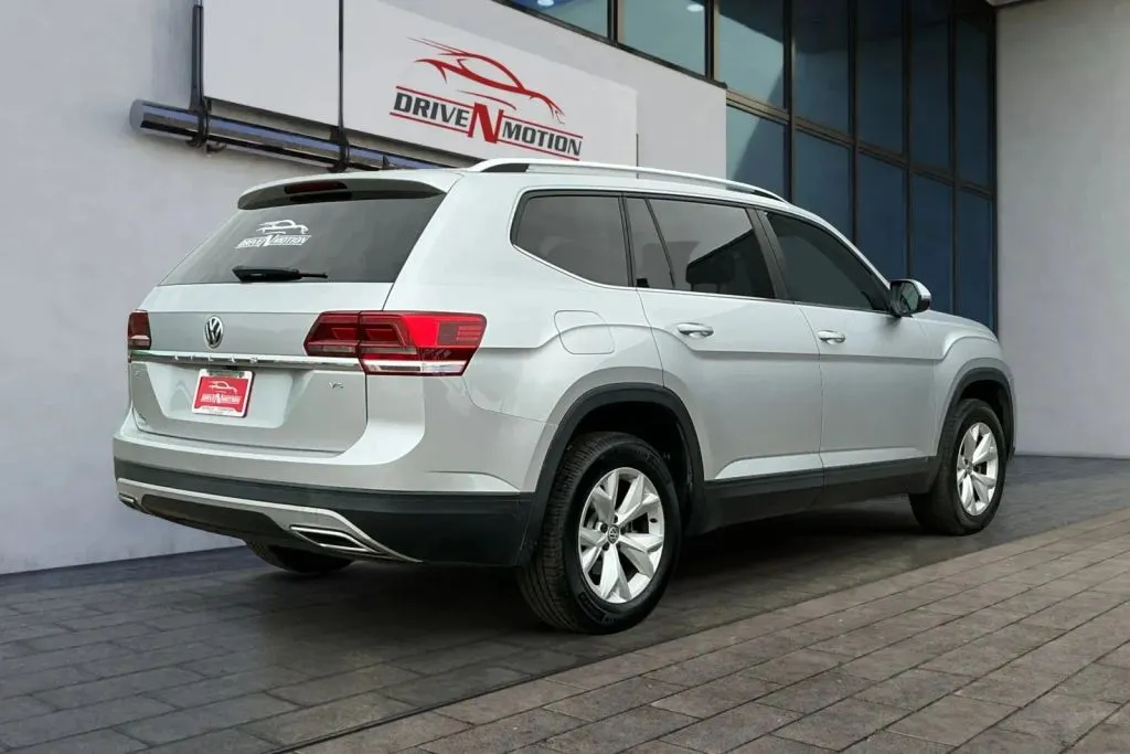 More photos of 2018 Volkswagen Atlas SE w/Tech Pkg Sport Utility 4D at Drive N-Motion Thornton, CO