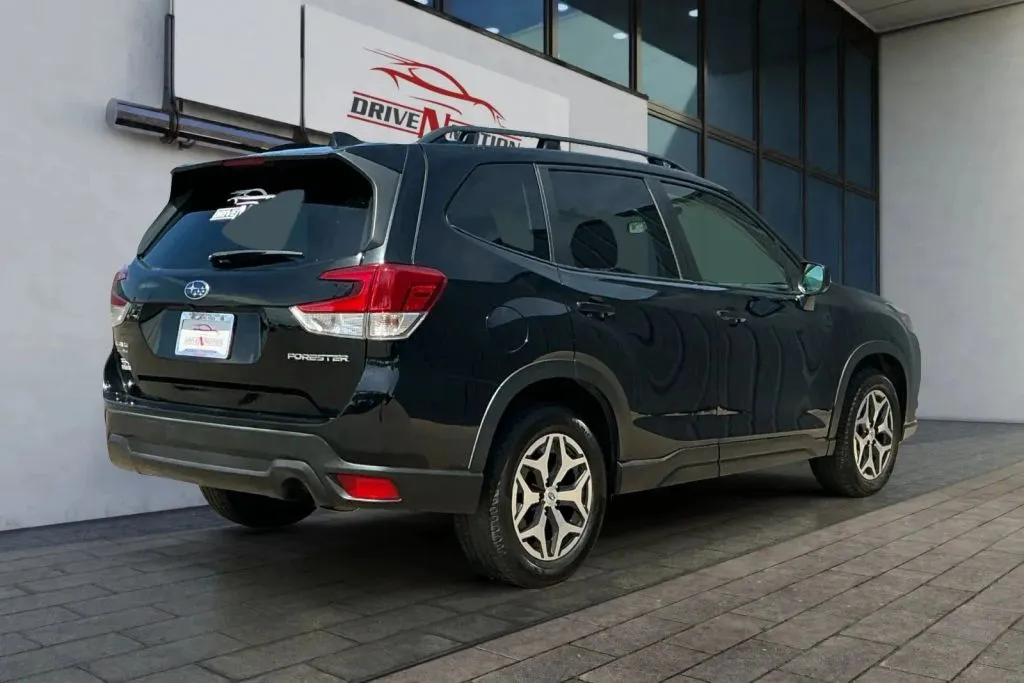 More photos of 2023 Subaru Forester Premium Sport Utility 4D at Drive N-Motion Thornton, CO