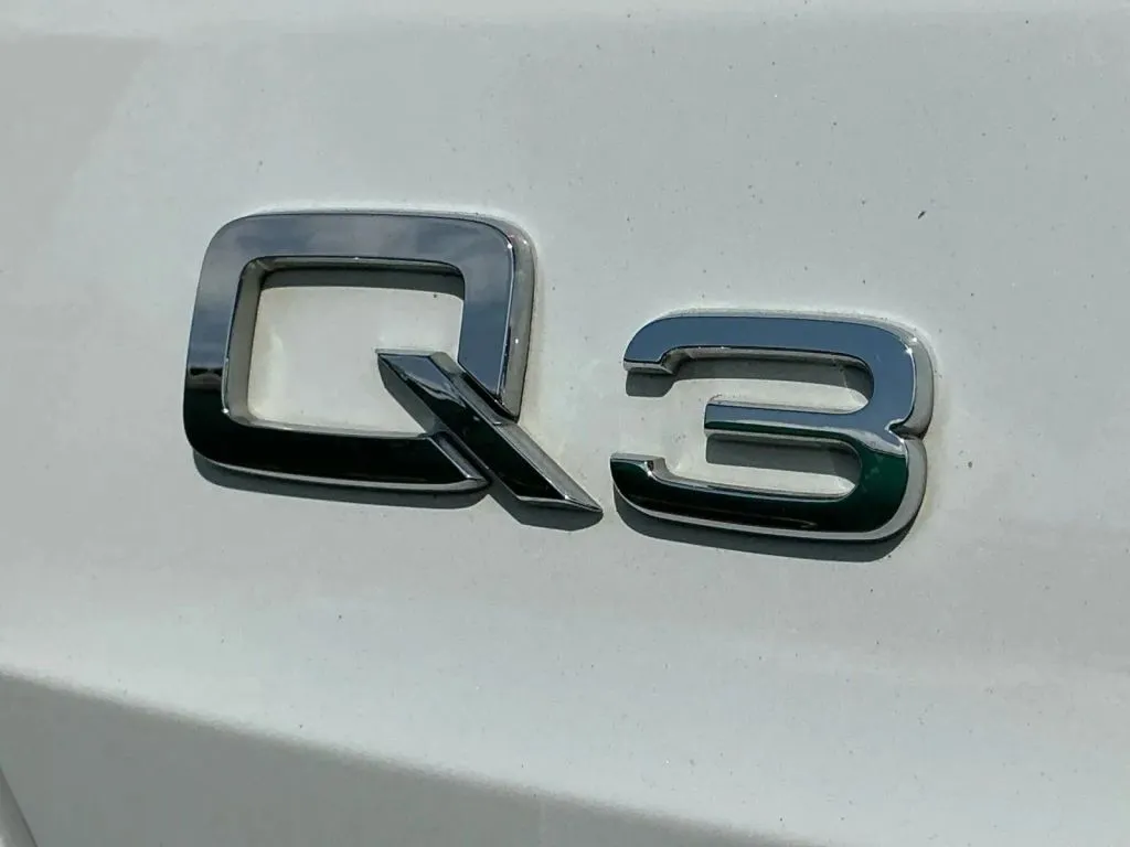 Audi Q3 photo 18