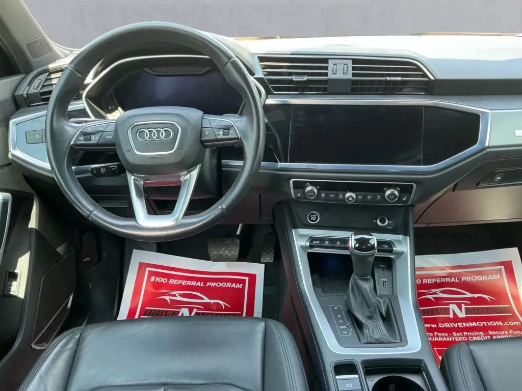 Audi Q3 photo 15