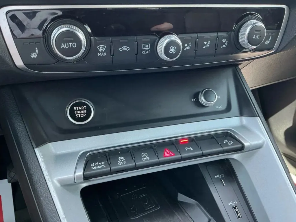 Audi Q3 photo 33