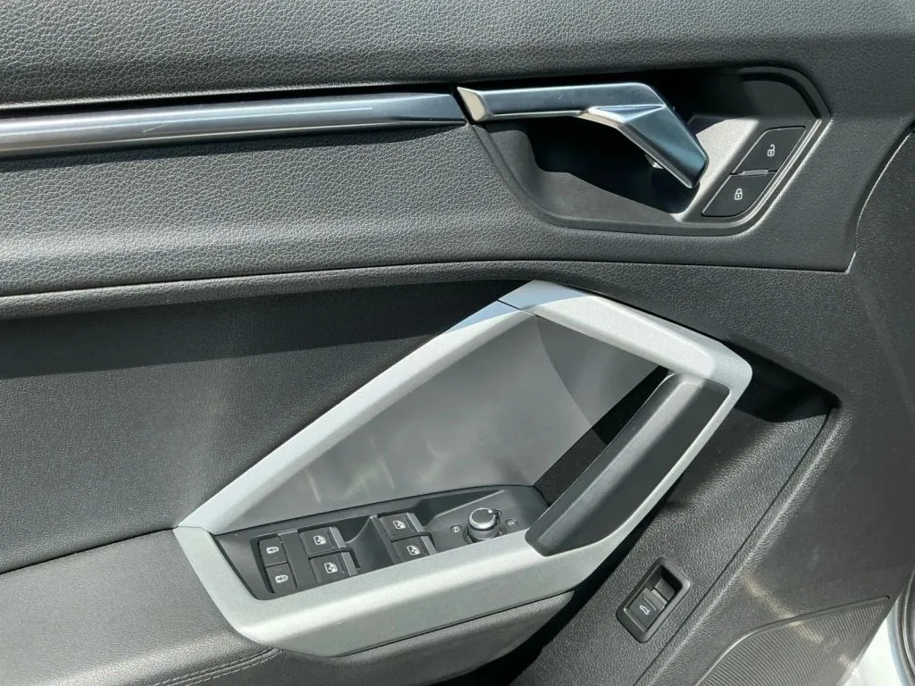 Audi Q3 photo 10