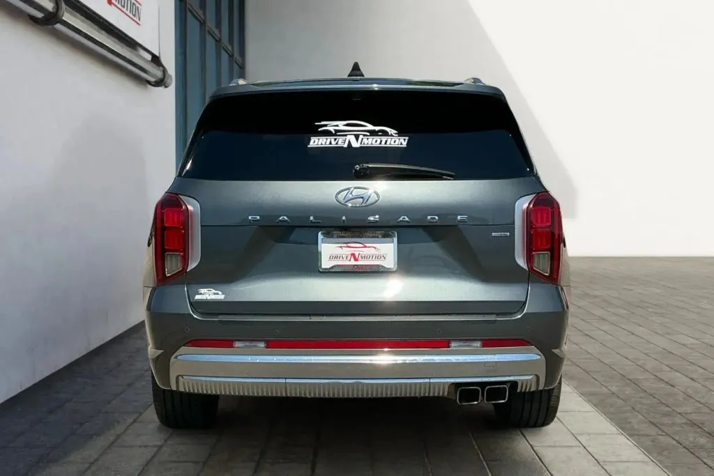 More photos of 2023 Hyundai Palisade Calligraphy Sport Utility 4D at Drive N-Motion Thornton, CO