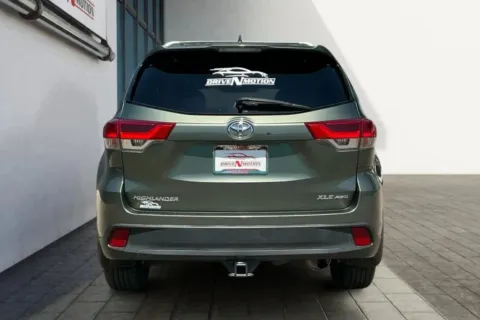 More photos of 2018 Toyota Highlander XLE Sport Utility 4D at Drive N-Motion Thornton, CO