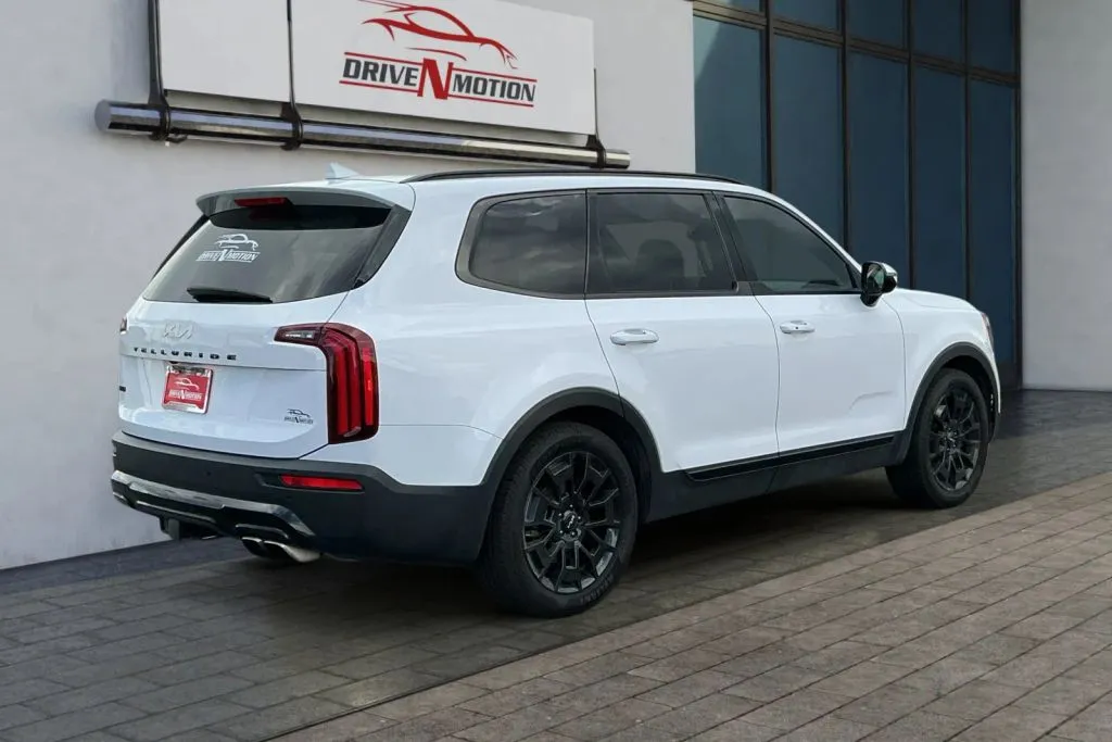 More photos of 2022 Kia Telluride SX Sport Utility 4D at Drive N-Motion Thornton, CO