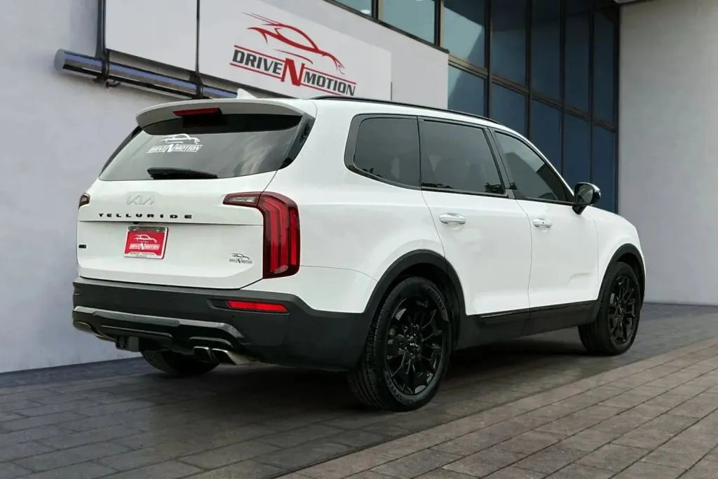 More photos of 2022 Kia Telluride SX Sport Utility 4D at Drive N-Motion Thornton, CO