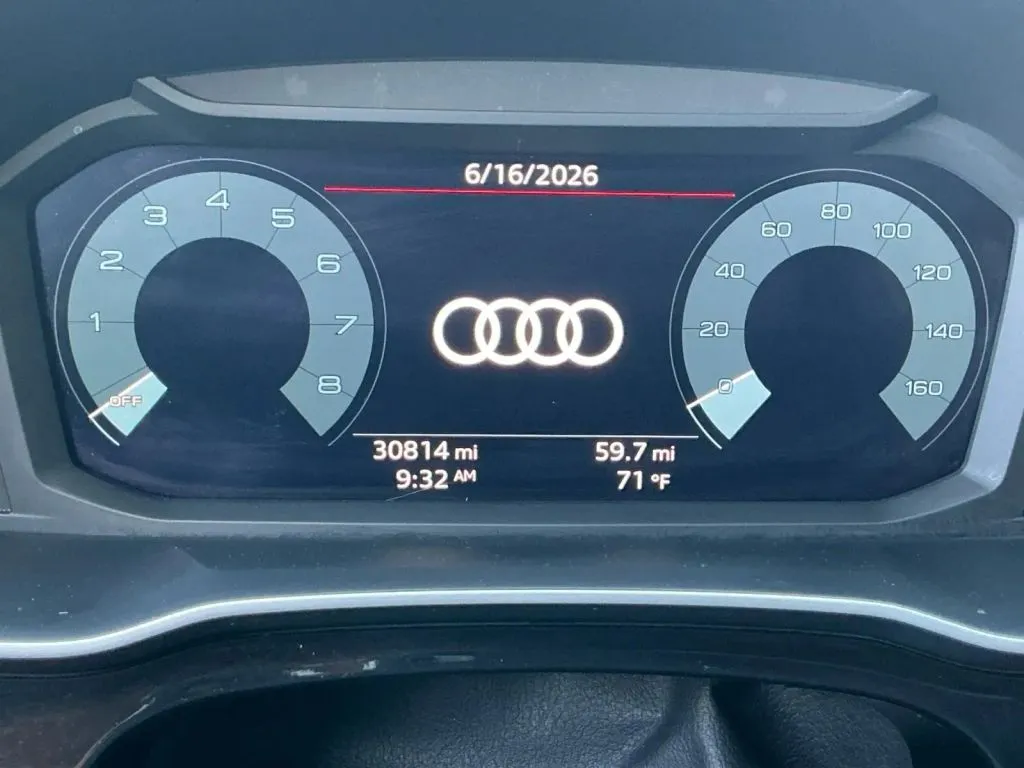 Audi Q3 photo 27