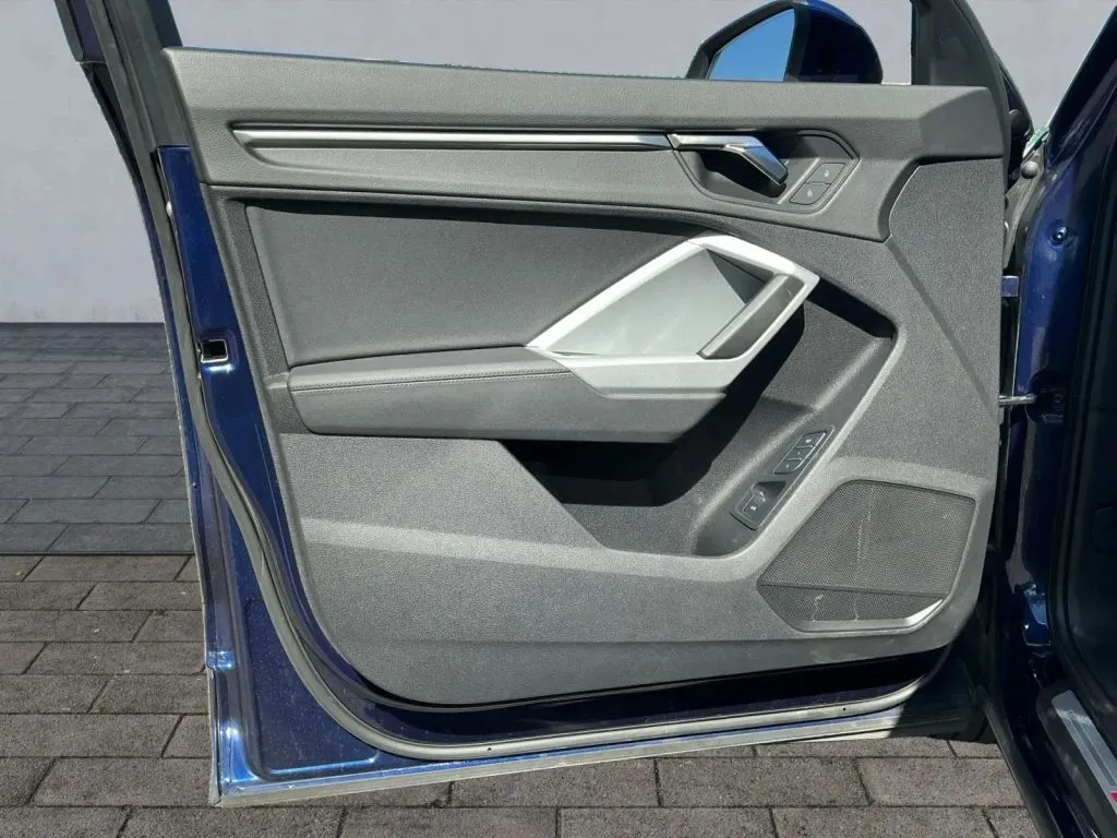 Audi Q3 photo 10