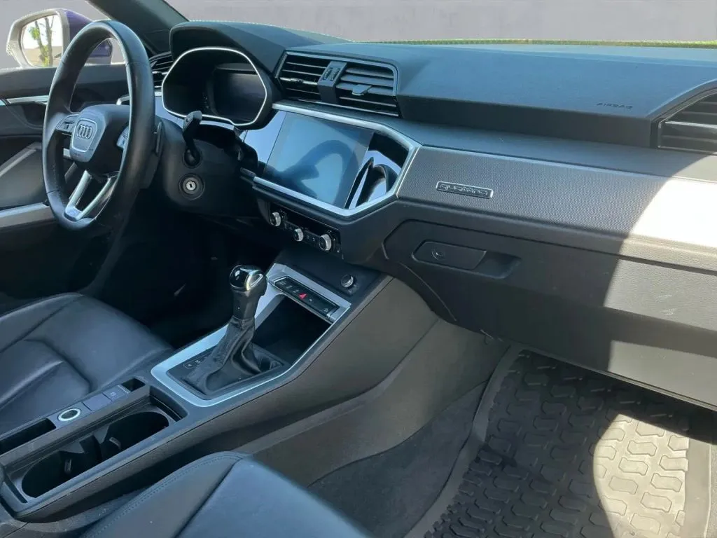 Audi Q3 photo 21