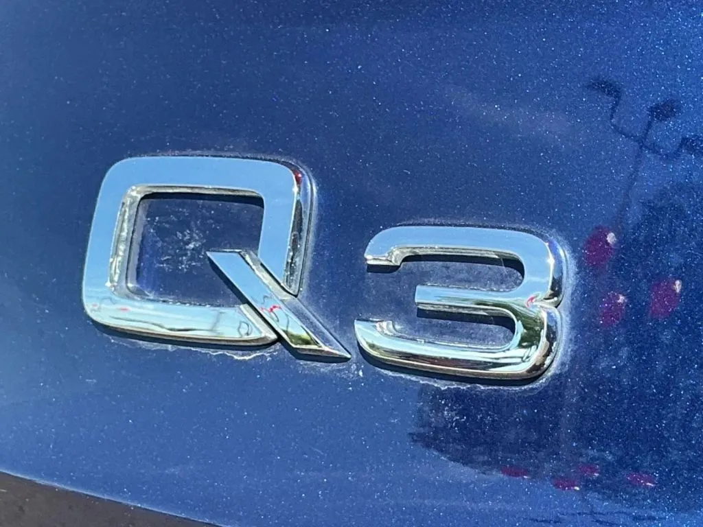 Audi Q3 photo 19