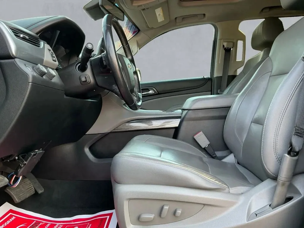 Chevrolet Tahoe photo 11