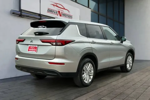 More photos of 2023 Mitsubishi Outlander ES Sport Utility 4D at Drive N-Motion Thornton, CO