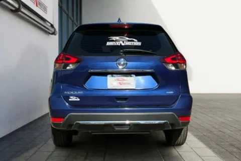 More photos of 2018 Nissan Rogue S Sport Utility 4D at Drive N-Motion Thornton, CO