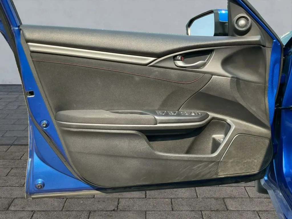Honda Civic photo 9