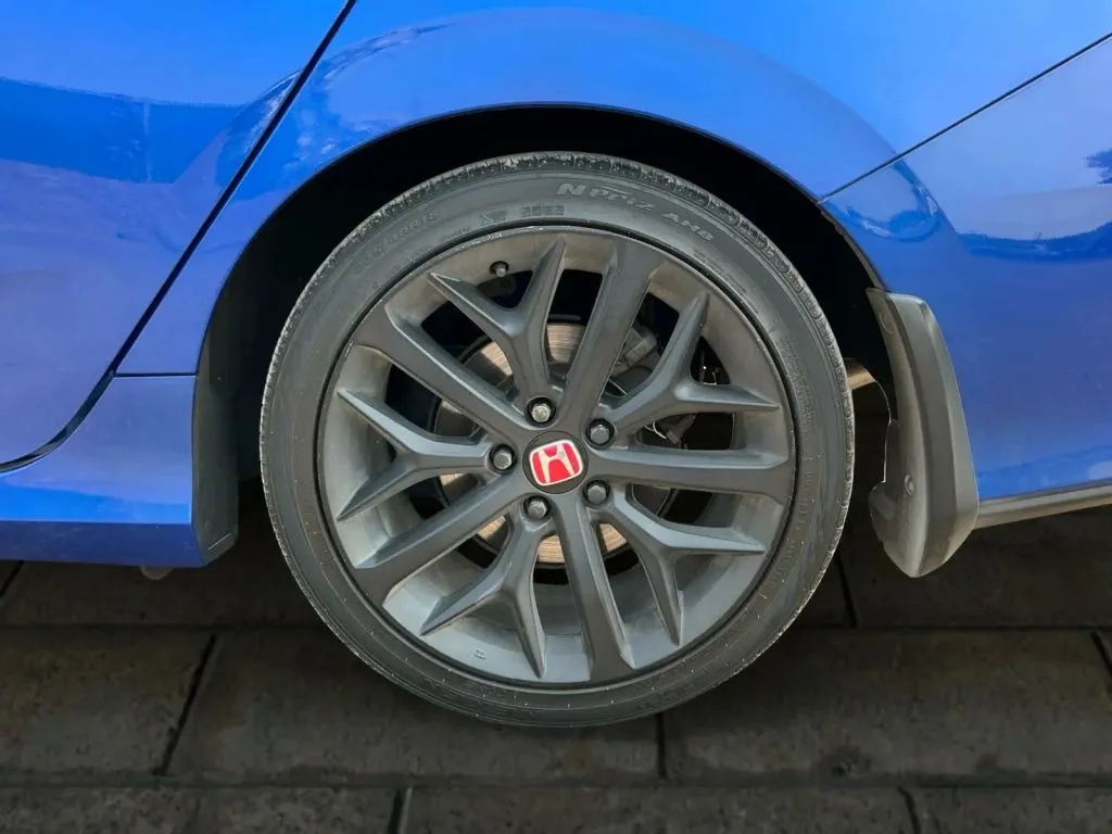 Honda Civic photo 17
