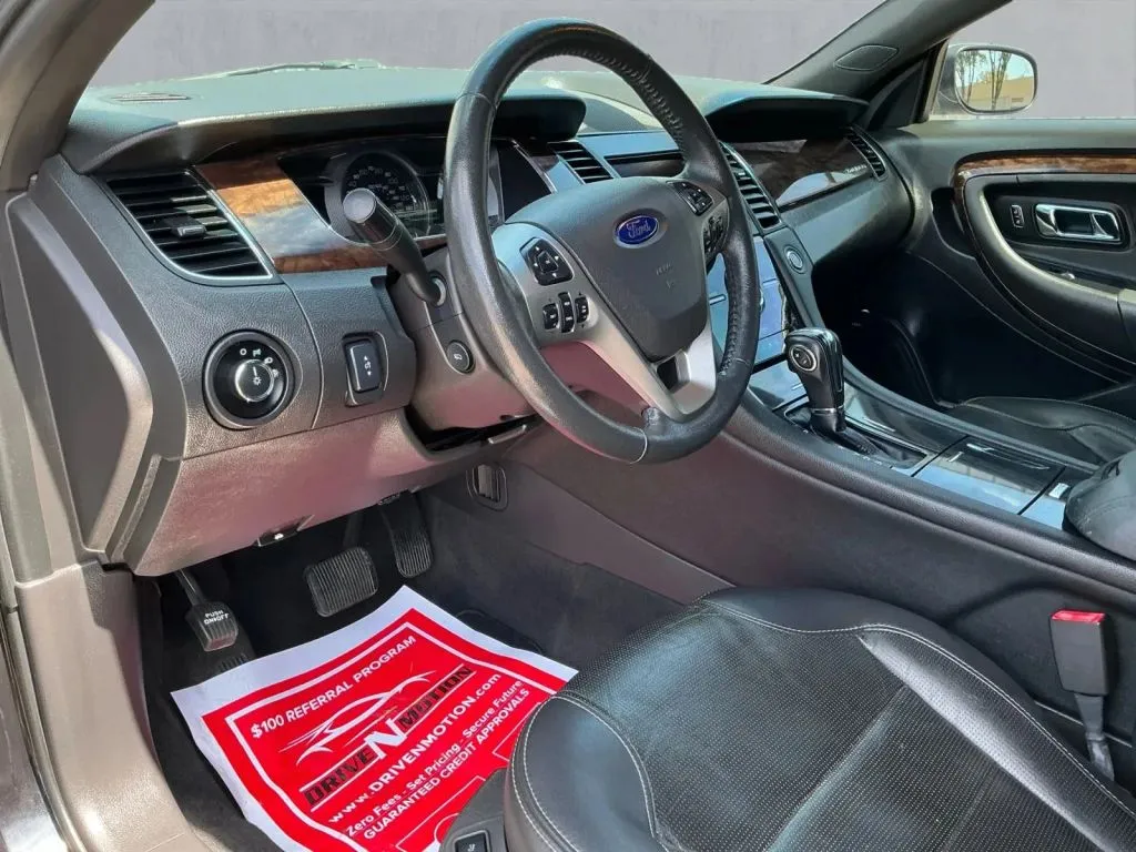 Ford Taurus photo 13