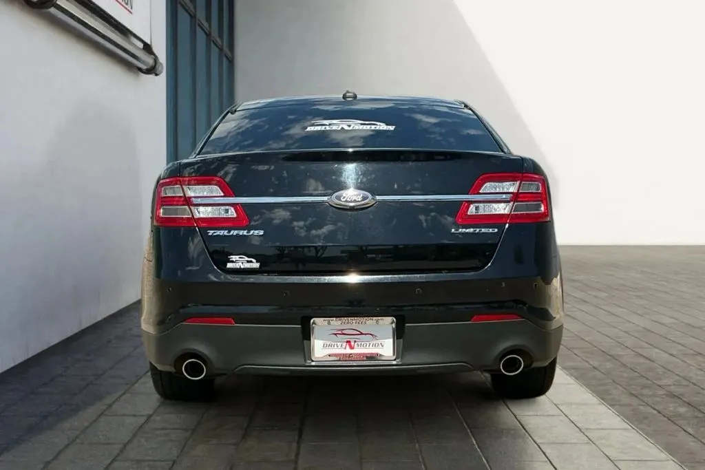 More photos of 2019 Ford Taurus Limited Sedan 4D at Drive N-Motion Thornton, CO