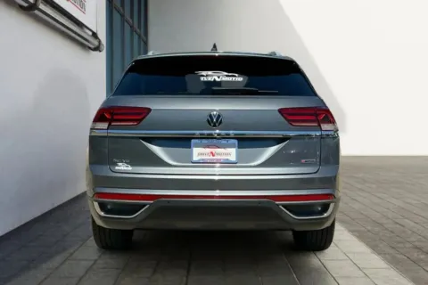 More photos of 2020 Volkswagen Atlas Cross Sport SE 4Motion w/Technology Sport Utility 4D at Drive N-Motion Thornton, CO