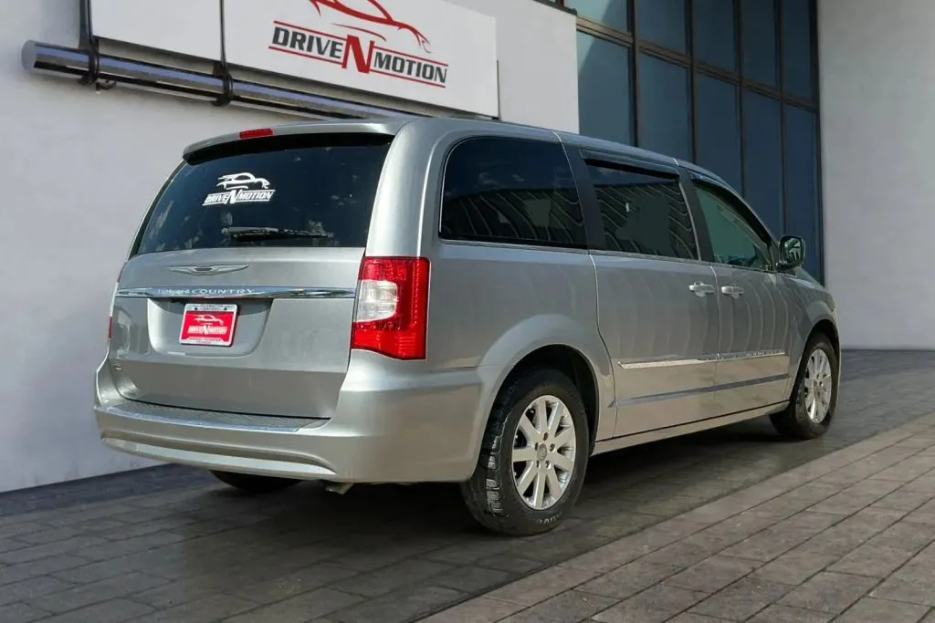 More photos of 2016 Chrysler Town & Country Touring Minivan 4D at Drive N-Motion Thornton, CO