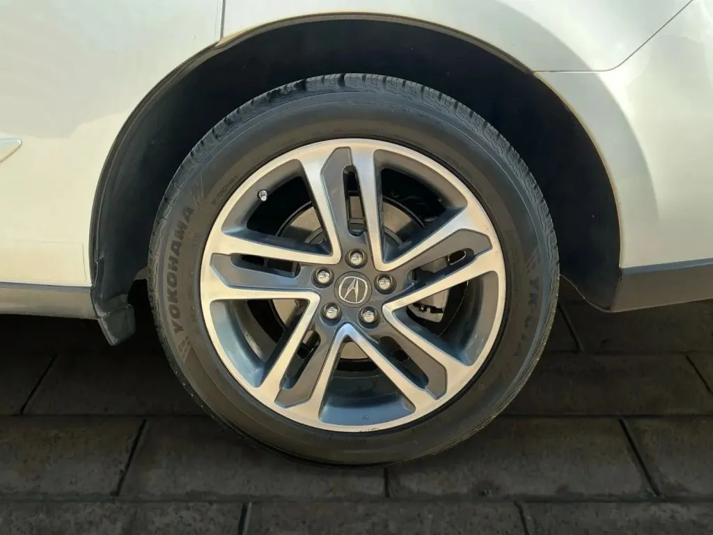Acura MDX photo 18