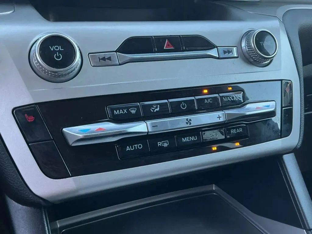 2022 Ford Explorer XLT - Photo 32