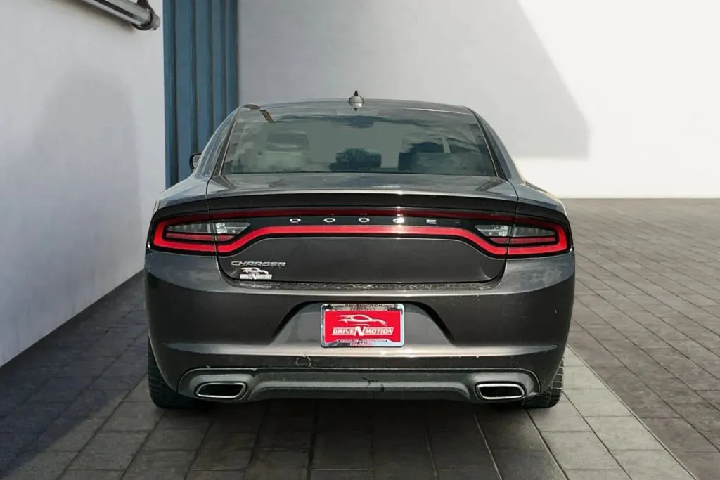 More photos of 2016 Dodge Charger SXT Sedan 4D at Drive N-Motion Thornton, CO