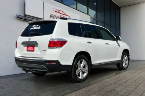 More photos of 2013 Toyota Highlander Limited Sport Utility 4D at Drive N-Motion Thornton, CO
