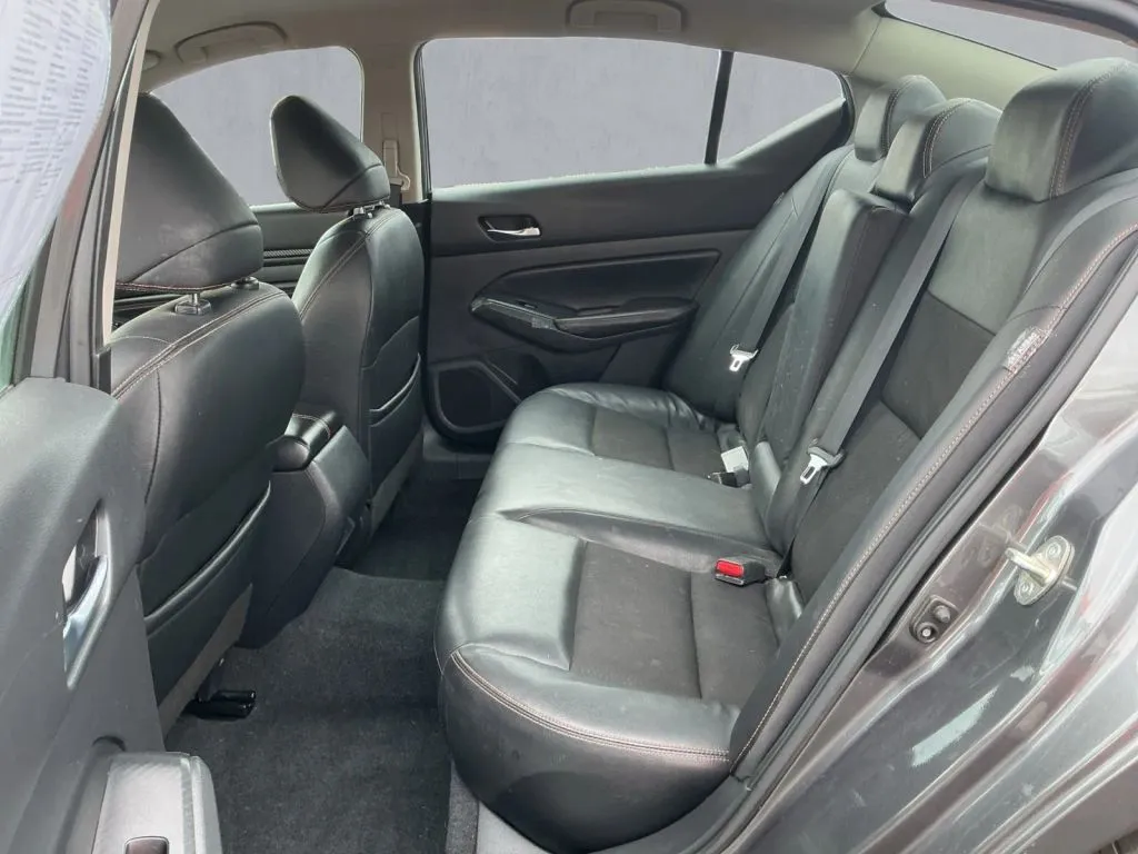 Nissan Altima photo 14