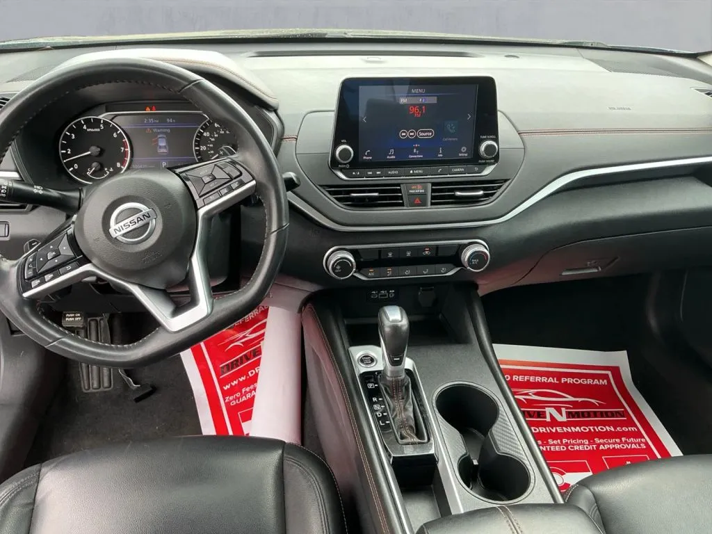 Nissan Altima photo 16