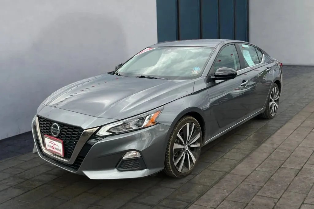 Nissan Altima photo 7