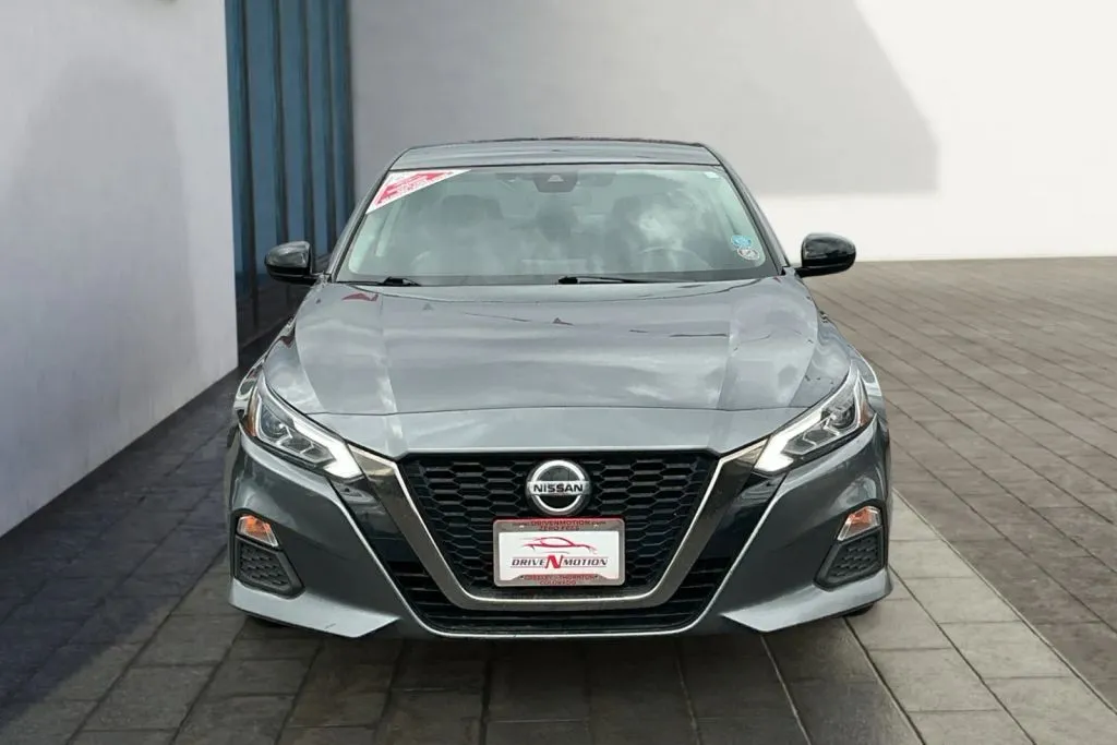 Nissan Altima photo 8