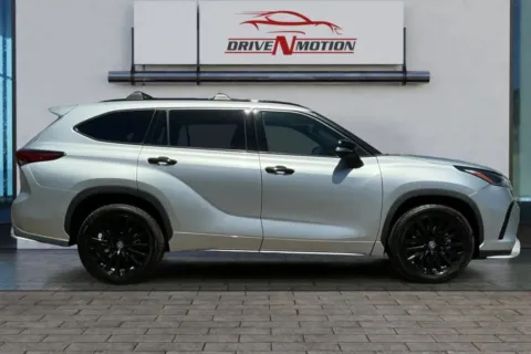 Another view of 2023 Toyota Highlander XSE Sport Utility 4D for sale in Thornton, CO at Drive N-Motion Thornton