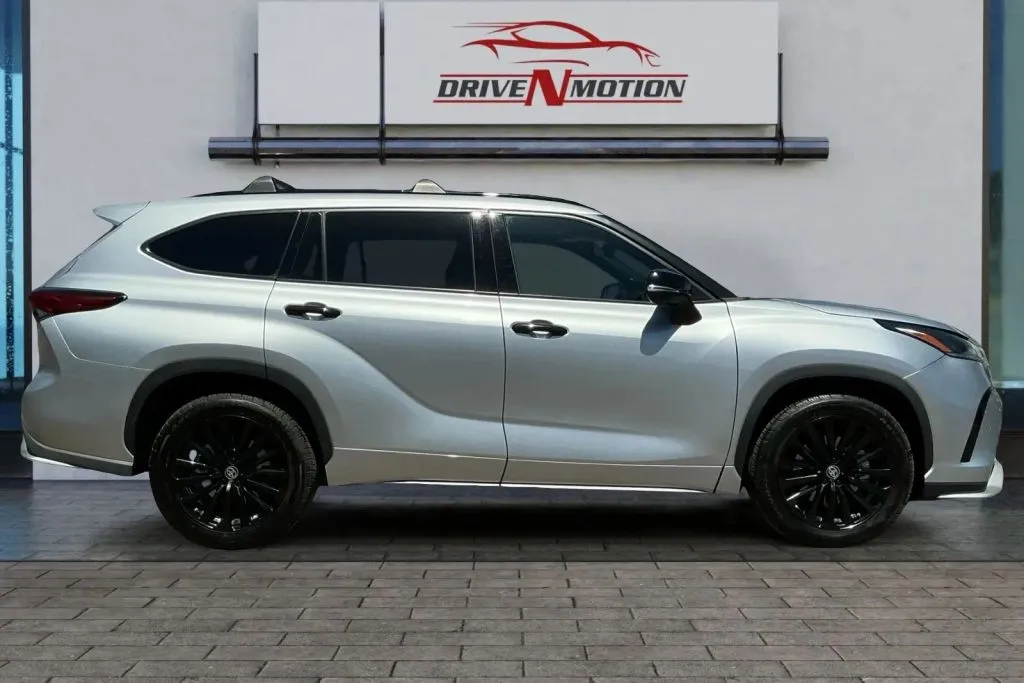 Another view of 2023 Toyota Highlander XSE Sport Utility 4D for sale in Thornton, CO at Drive N-Motion Thornton
