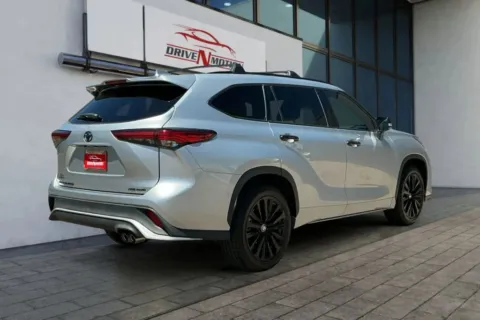 More photos of 2023 Toyota Highlander XSE Sport Utility 4D at Drive N-Motion Thornton, CO