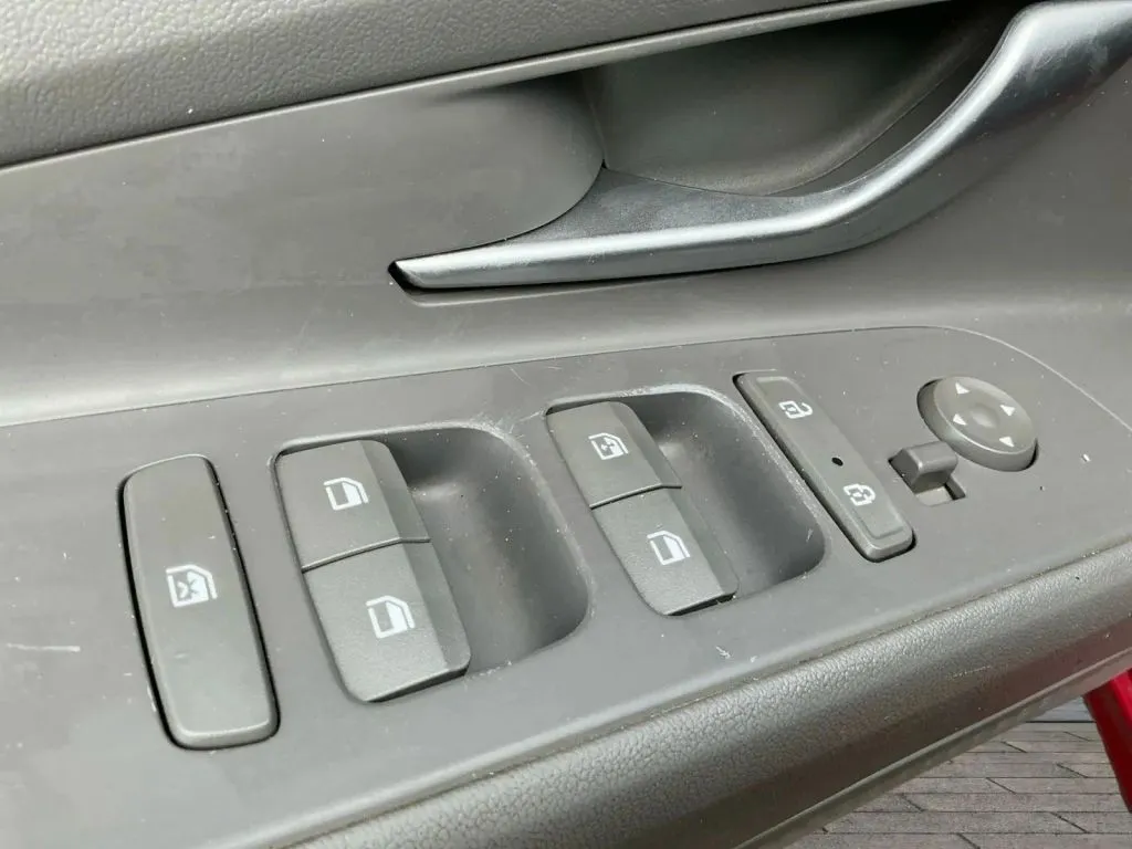 Hyundai Elantra photo 11