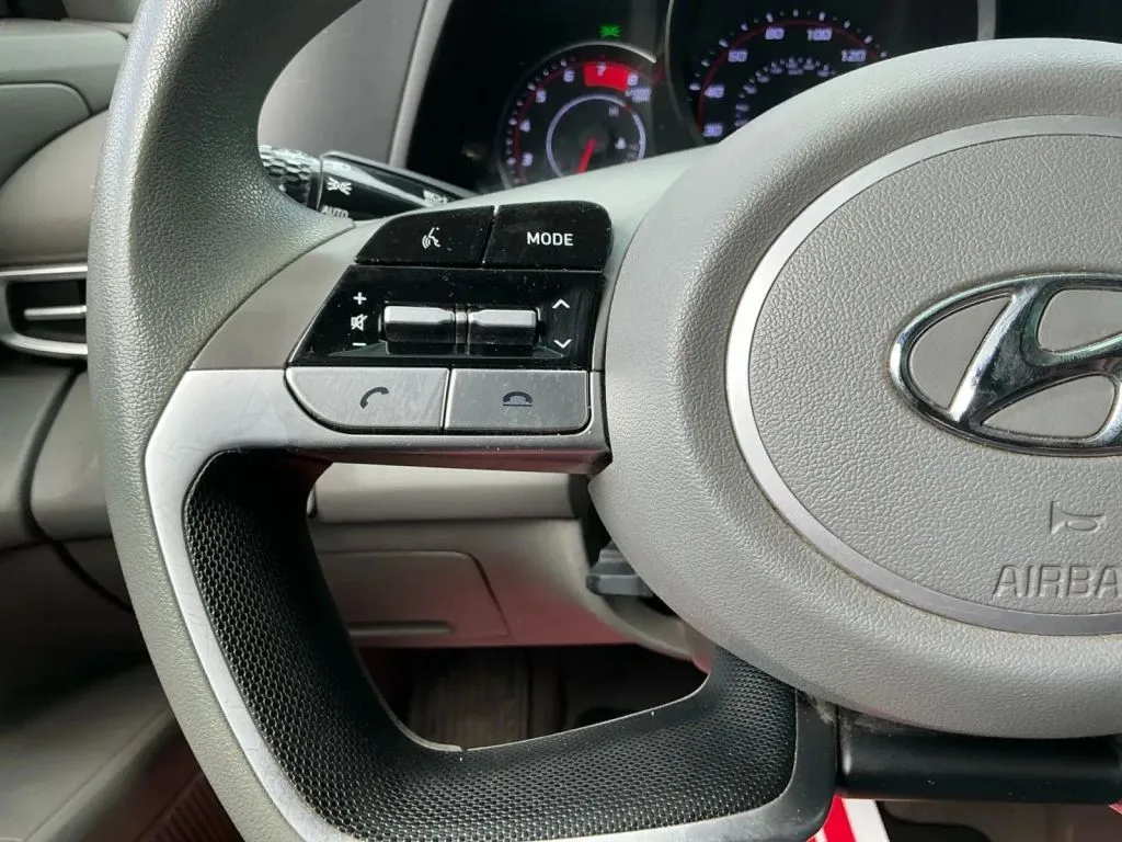 Hyundai Elantra photo 26