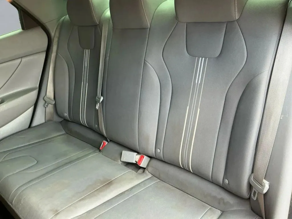Hyundai Elantra photo 15
