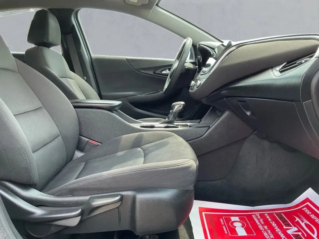 Chevrolet Malibu photo 21